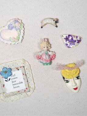Assorted Vintage and Handmade Brooch & Magnet Bundle Accessories